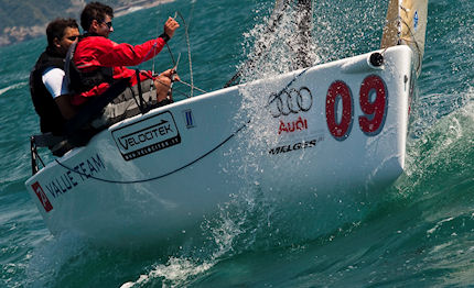 melges 20 ultime rifiniture alla marina di scarlino