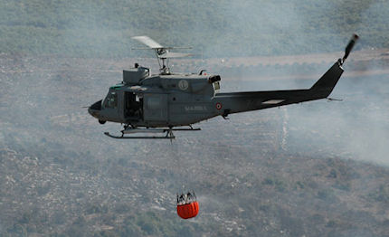 impegno della marina militare contro gli incendi