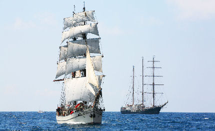 le tall ships salutano trapani