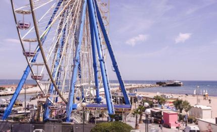 rimini primi giri per la grande ruota panoramica