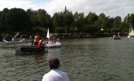 successo per la re boat race la regata riciclata