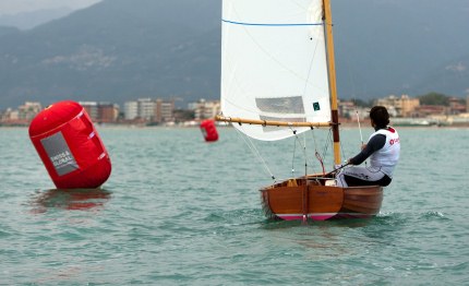 dinghy in acqua viareggio per la swiss global cup