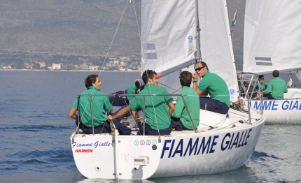 gaeta abbraccia campioni olimpici delle fiamme gialle