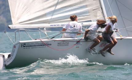 invernale marina di ravenna inizia bene il ferrari engineering sailing team