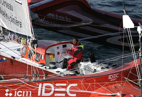 francis joyon fa il record sulla route de la decouverte