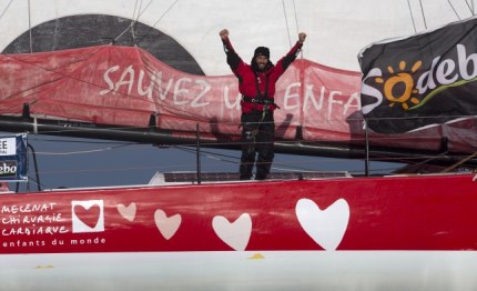 tanguy de lamotte termina il suo vendee globe