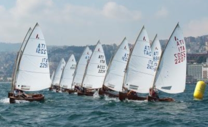 garda la nebbia non ferma dinghy 12