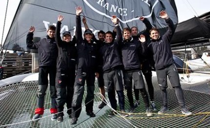 spindrift vince un tour de belle ile senza vento