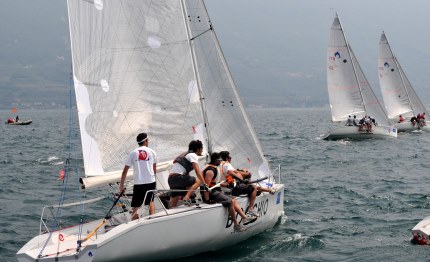 garda giovedi parte il tricolore dei dolphin