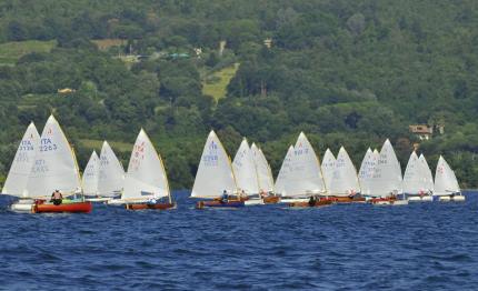 napoli ospita il campionato mondiale dinghy