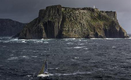 sydney hobart le barche piu piccole nella bufera