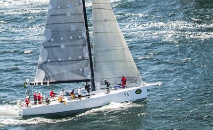 sydney hobart in compensato vince victoire