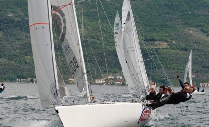 grande spettacolo per la centomiglia del garda