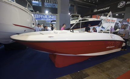 salone genova le novita in acqua bayliner beneteau vismara ammortizzatore di strambata incontrollata