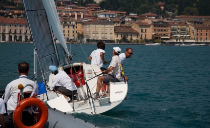 protagonist el moro si districa tra le piatte vince la tre campanili