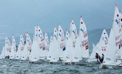 la coppia cervese giondi gatta in testa al mondiale femminile 420 in giappone dopo due giornate di gare