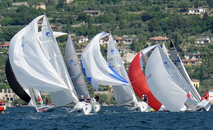 gargnano oggi regata costiera domani il 49 trofeo gorla