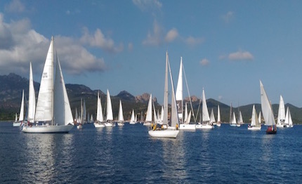 le flotte j24 impegnate sui campi di regata di tutta la penisola