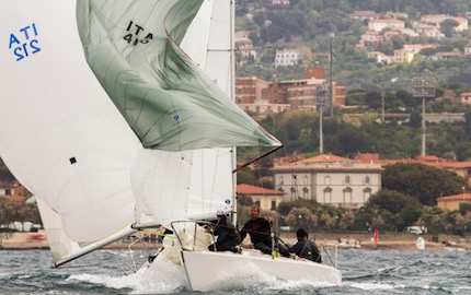 il j24 della marina militare la superba vince con otto primi su otto prove