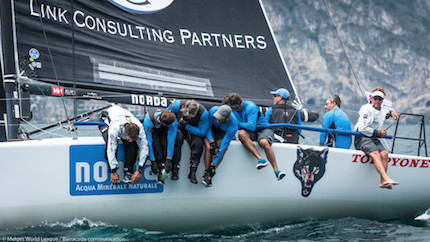 torpyone si porta al comando della terza tappa melges 32 world league riva del garda