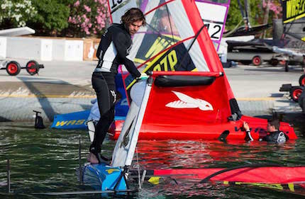 prove di barche volanti per ragazzi donne alla foiling week garda