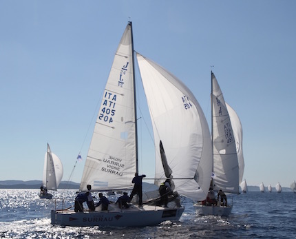 la flotta sarda j24 inaugura lo spettacolo della vela nel golfo di alghero