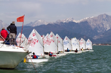 viareggio edoardo guidi vince la regata di selezione optimist della ii zona