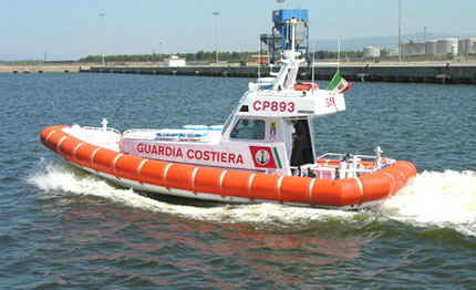 oristano barca vela soccorsa da guardia costiera