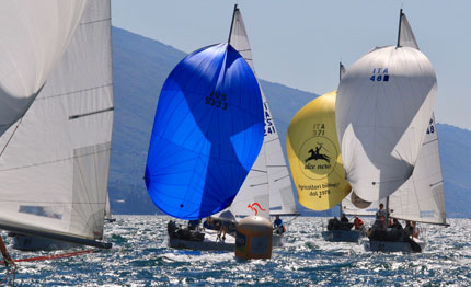 riva del garda iniziati mondiali 24 con quasi 100 barche al via