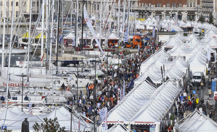 barcolana consegnate le bandiere da domani le rive vestite festa