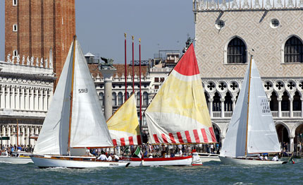 venezia tornano le vele epoca in laguna