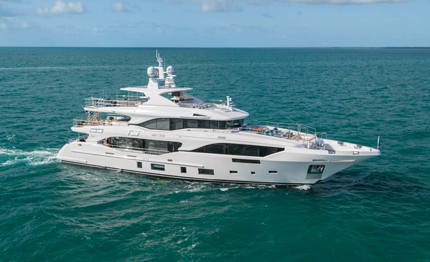 benetti al salone di fort lauderdale con il delfino