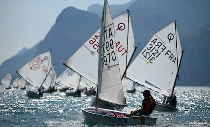 optimist la fraglia vela riva vince il trofeo lombardi