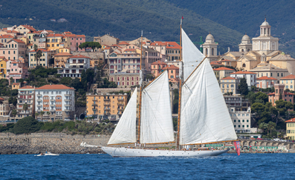 imperia finalmente in acqua le quot vele epoca quot