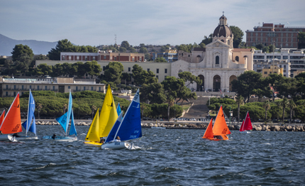 cagliari hansa 303 in acqua per la sardinia sailing cup