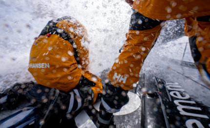 helly hansen the ocean race estendono lungo termine la propria partnership