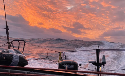 vendee globe leader si spostano nord per evitare la tempesta