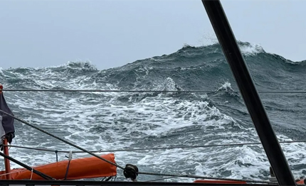 vendee globe charlie dalin incrementa il suo vantaggio